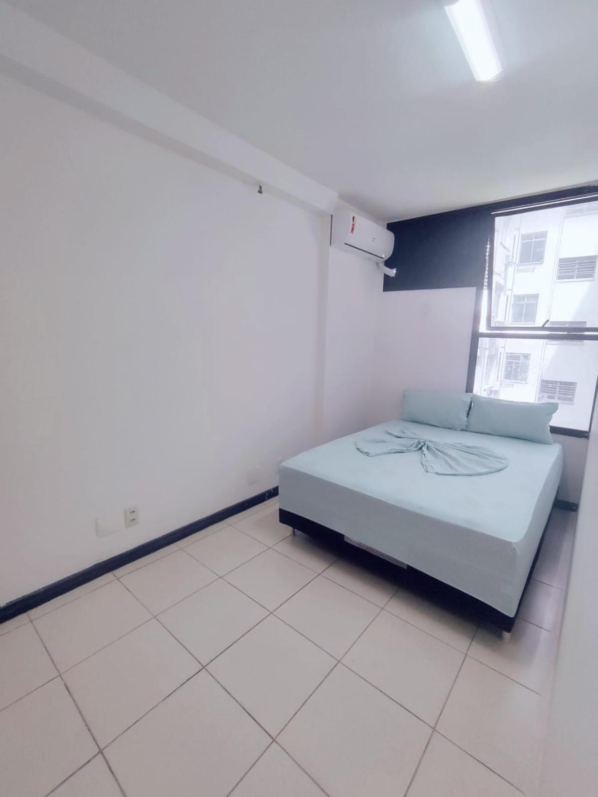 Quarto Privativo Quádruplo com Banheiro Externo